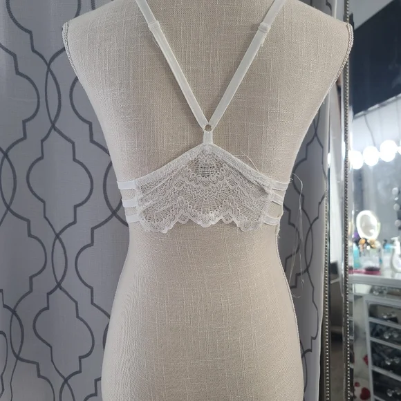 Top - Picture 2 of 2